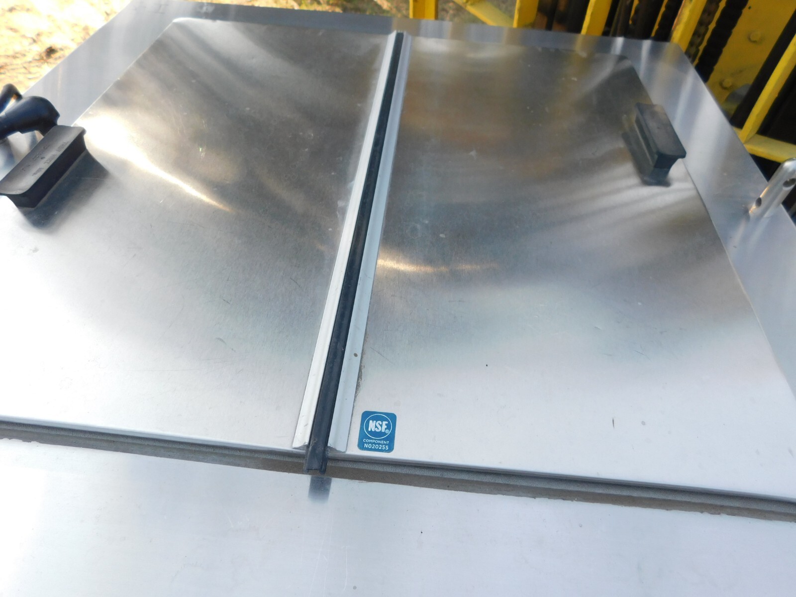 FREEZER (ICE CREAM DIPPING CABINET) 5 AVAILABLE