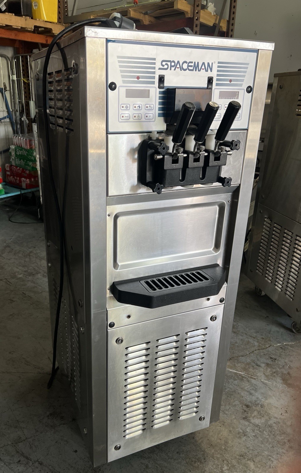 Spaceman 6368 Soft Serve Machine Stainless Steel Exterior 220v