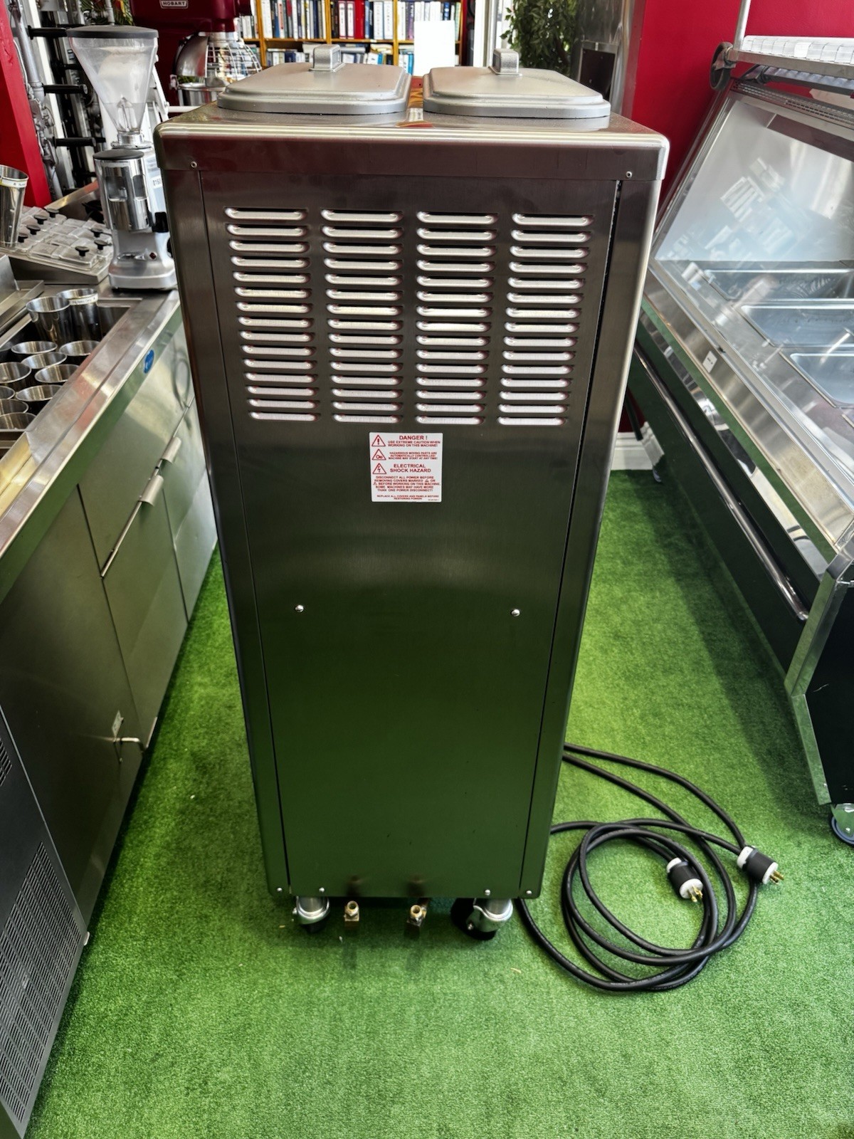 Taylor Ice Cream Machine 794-33 – 2 Flavor + Twist – Water Cooled – Never Used