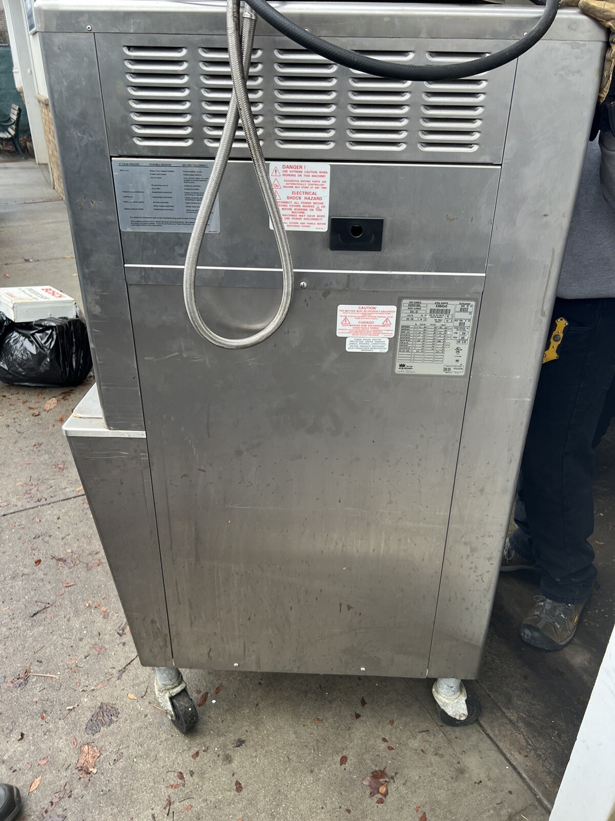 Taylor 339-33 Soft Serve Frozen Yogurt Ice Cream Machine 3Ph Water Cooled