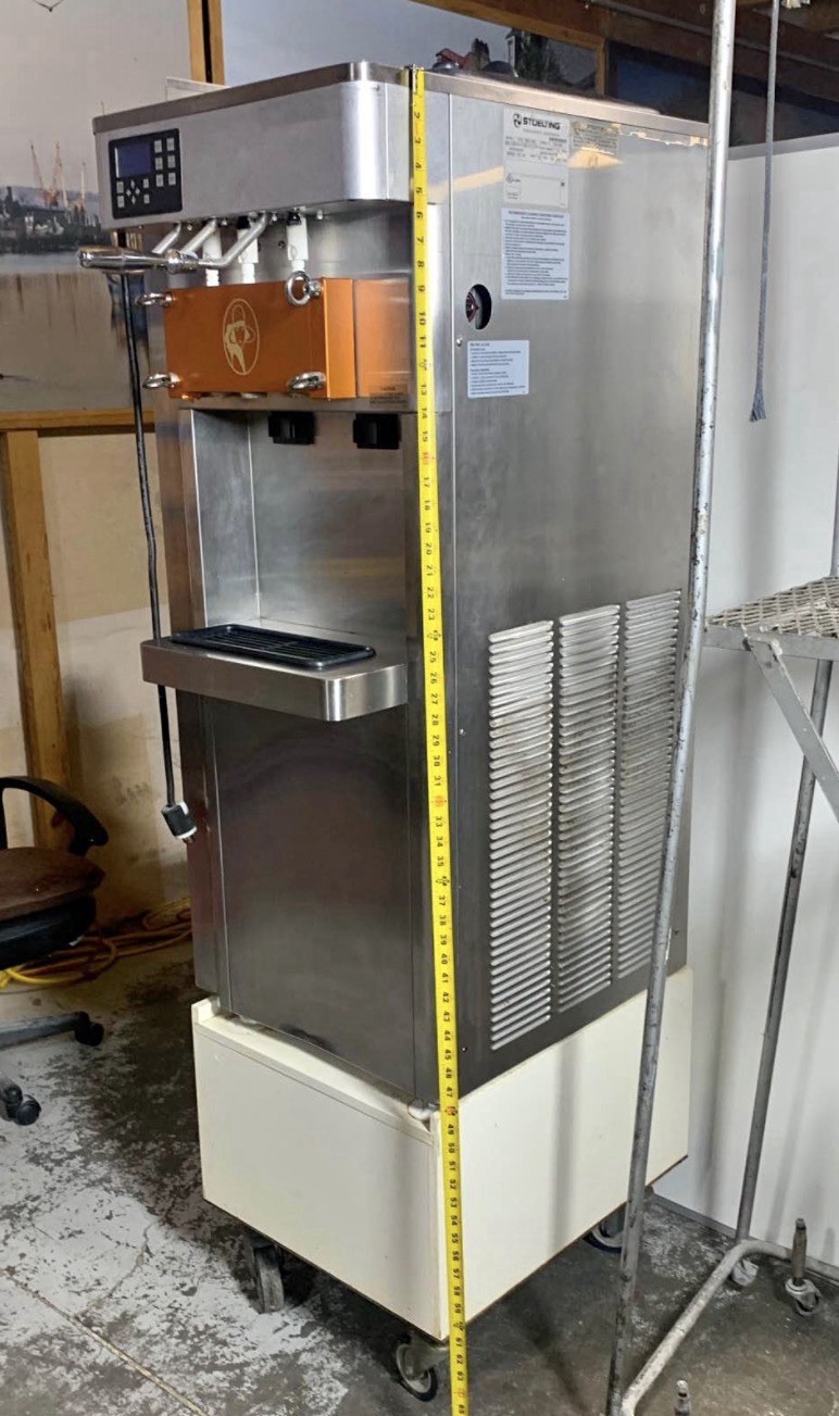 Stoelting F231 Commercial Soft Serve Ice Cream Machine – 208-240V 1-PH
