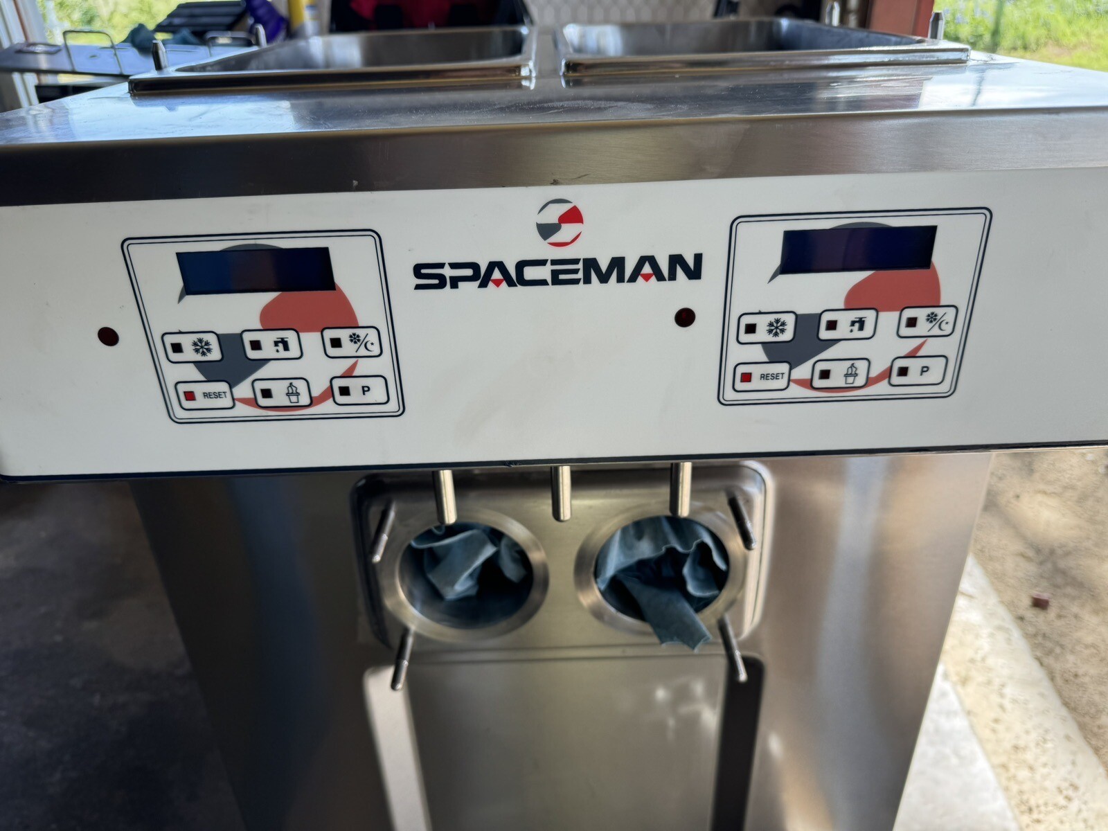 Spaceman Ice Cream machine Air cooled Two Flavor Soft Served Model 6235-C FX