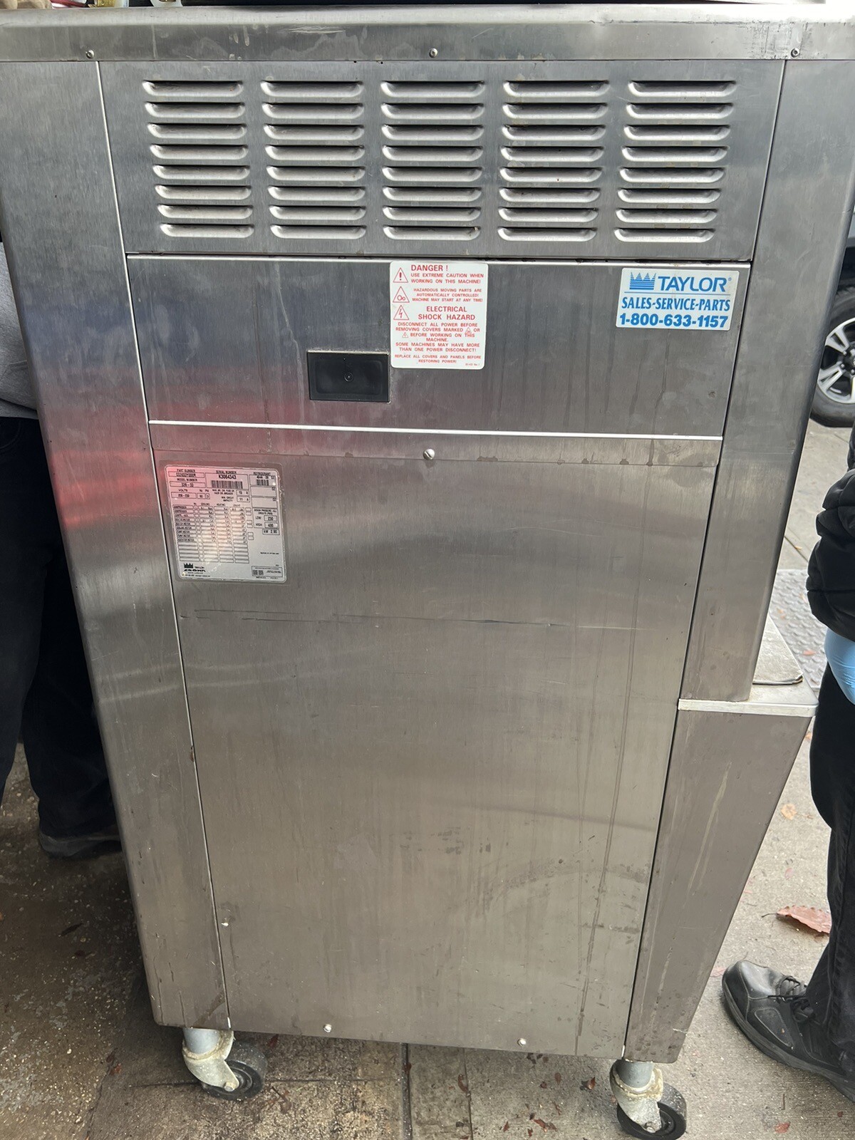Taylor 339-33 Soft Serve Frozen Yogurt Ice Cream Machine 3Ph Water Cooled