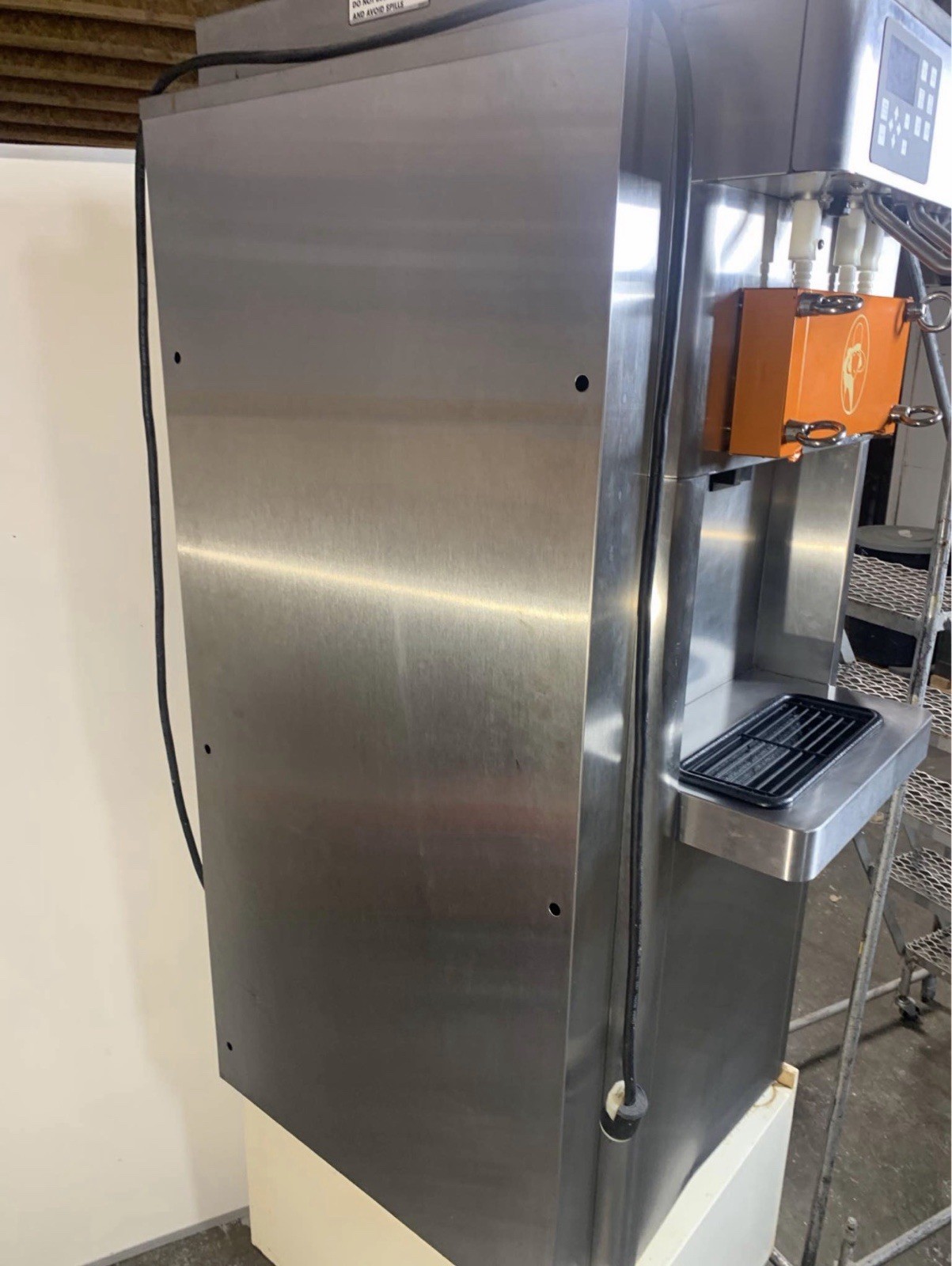 Stoelting F231 Commercial Soft Serve Ice Cream Machine – 208-240V 1-PH