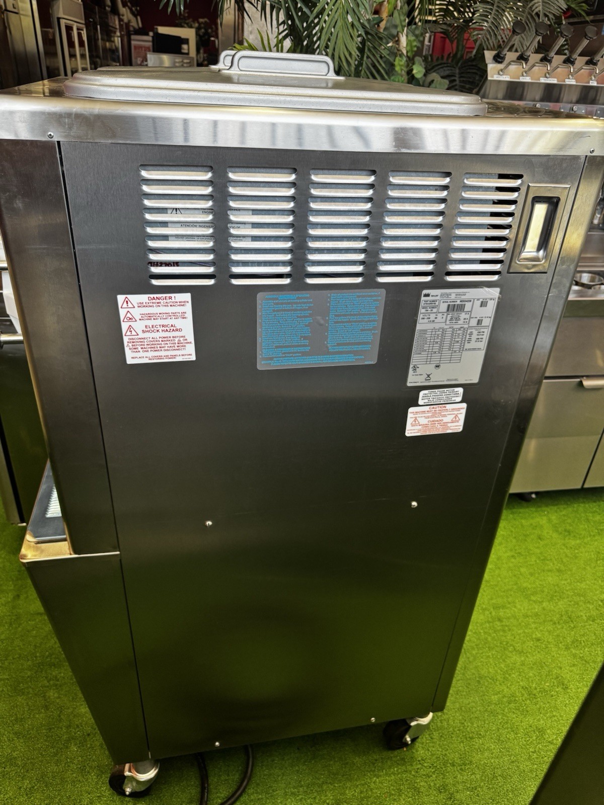 Taylor Ice Cream Machine 794-33 – 2 Flavor + Twist – Water Cooled – Never Used