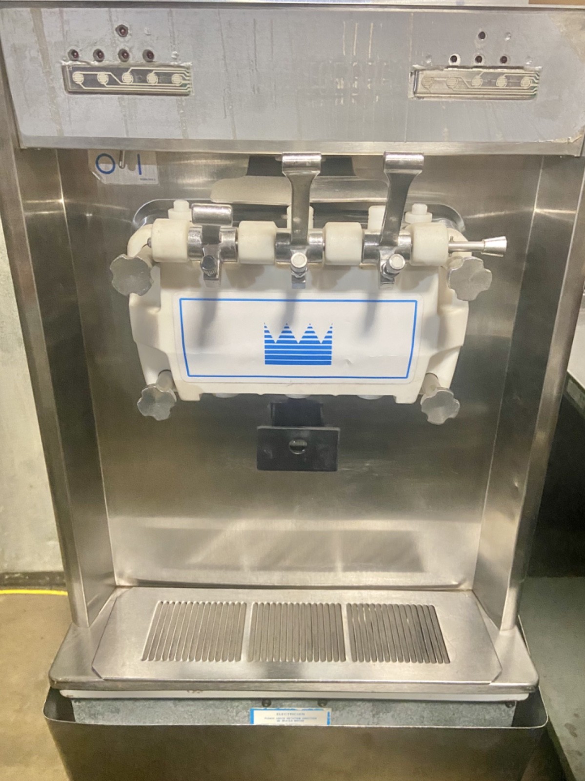 Taylor 794-33 3-Head Dispenser Ice Cream Machine, 208-230V