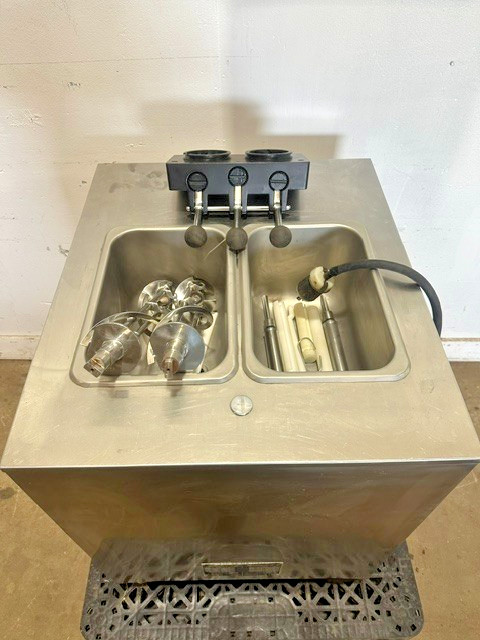 ELECTRO FREEZE 55TF-213 AIR COOLED 1PH 2 FLAVOR SOFT SERVE ICE CREAM MACHINE