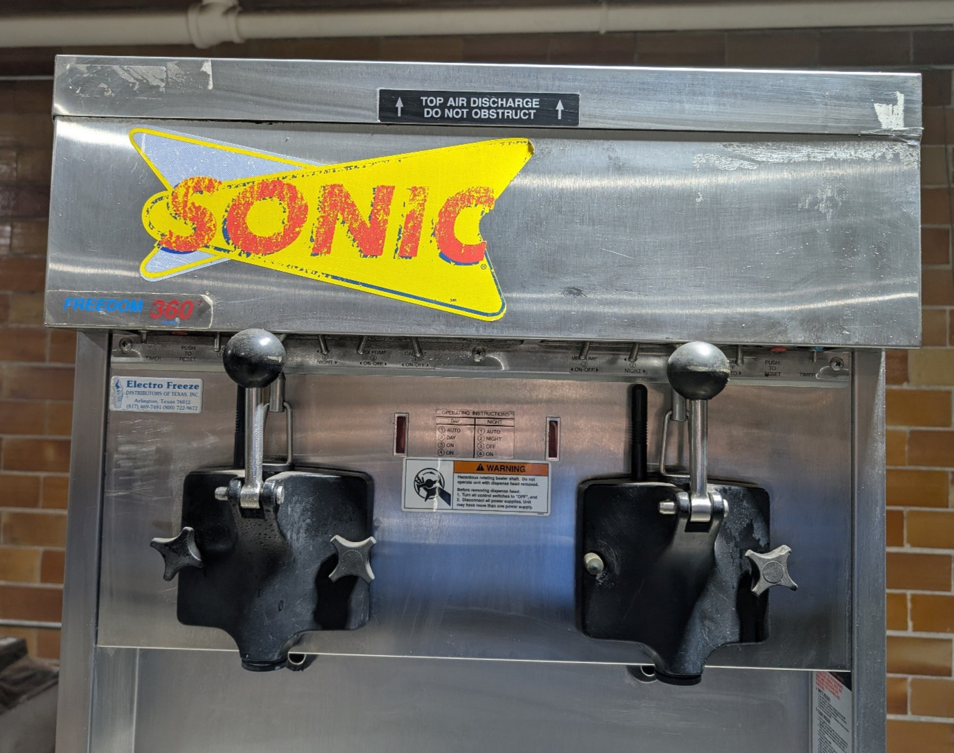 Electro Freeze 30CMT-232 Soft Serve Ice Cream, Pressurized, Air Cooled, 3 ph
