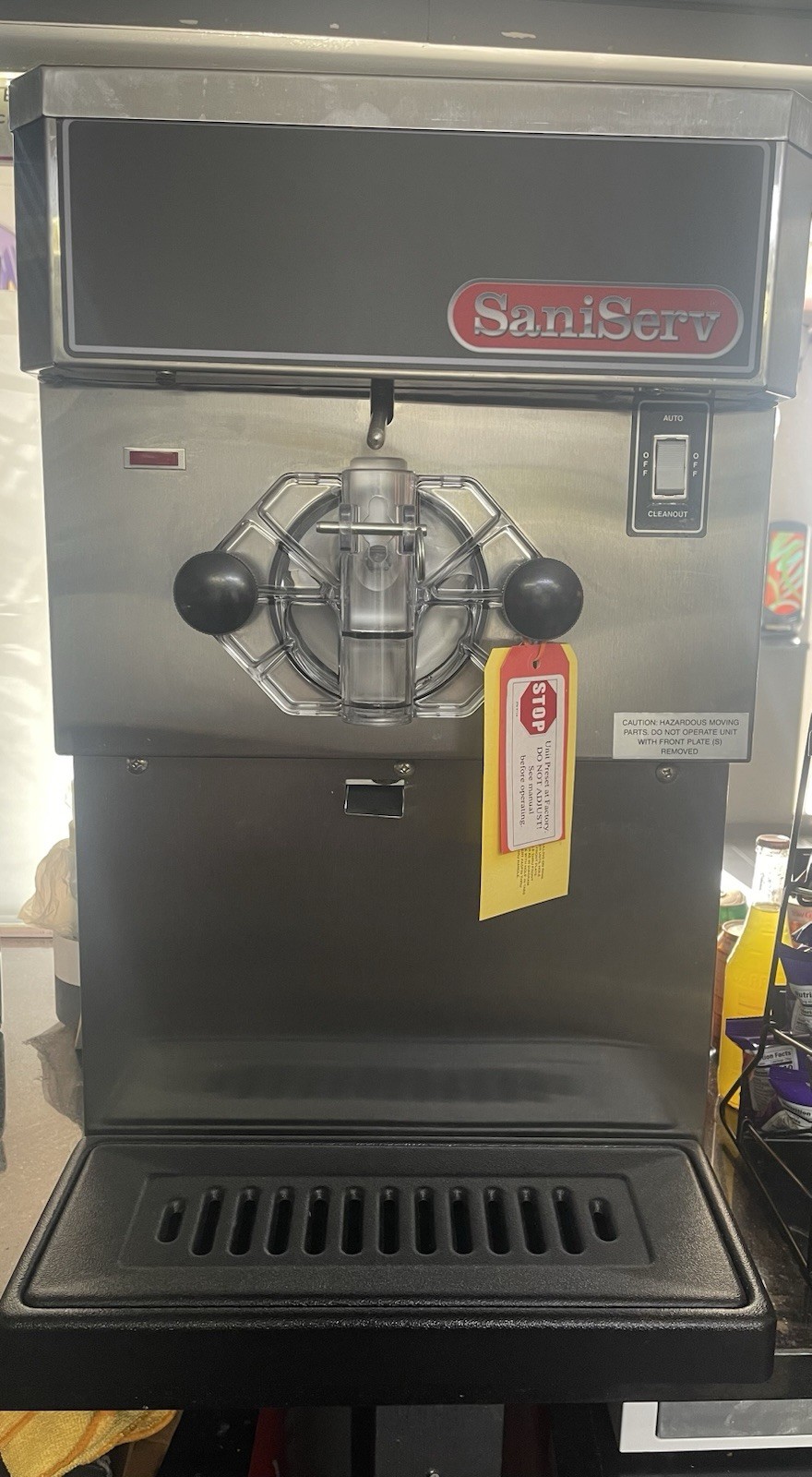 Saniserv 601 Countertop Shake Freezer, 1 Head, 1 HP Compressor, 208 230/60/3,NSF