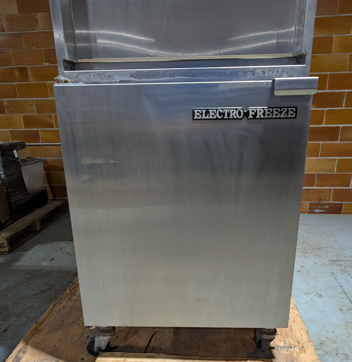 Electro Freeze 30CMT-232 Soft Serve Ice Cream, Pressurized, Air Cooled, 3 ph