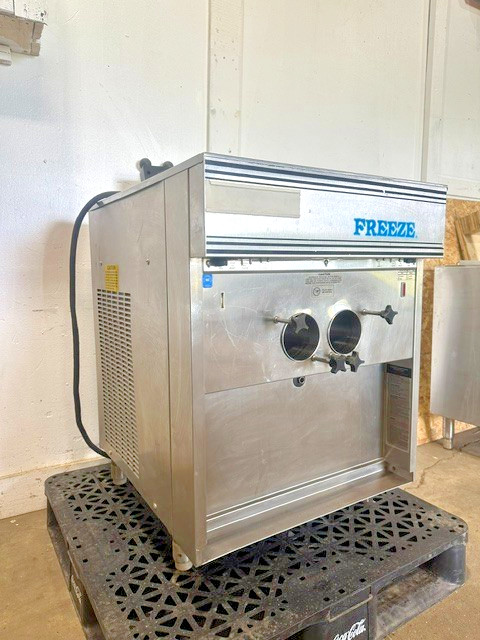 ELECTRO FREEZE 55TF-213 AIR COOLED 1PH 2 FLAVOR SOFT SERVE ICE CREAM MACHINE