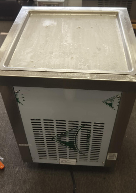 Kolice Commercial ETL rolled ice cream machine 22″x22″ square pan auto defrost