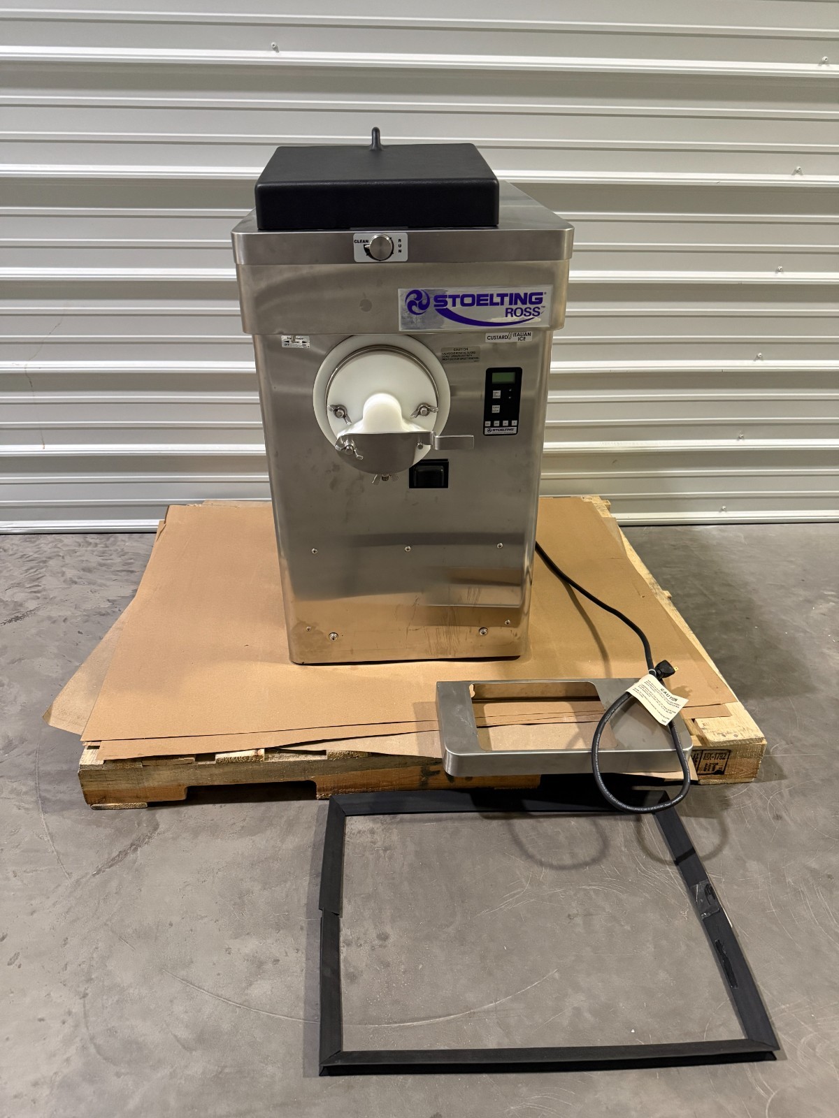 Stoelting CF101-38B Custard Italian Ice Single-Barrel Countertop Freezer Machine