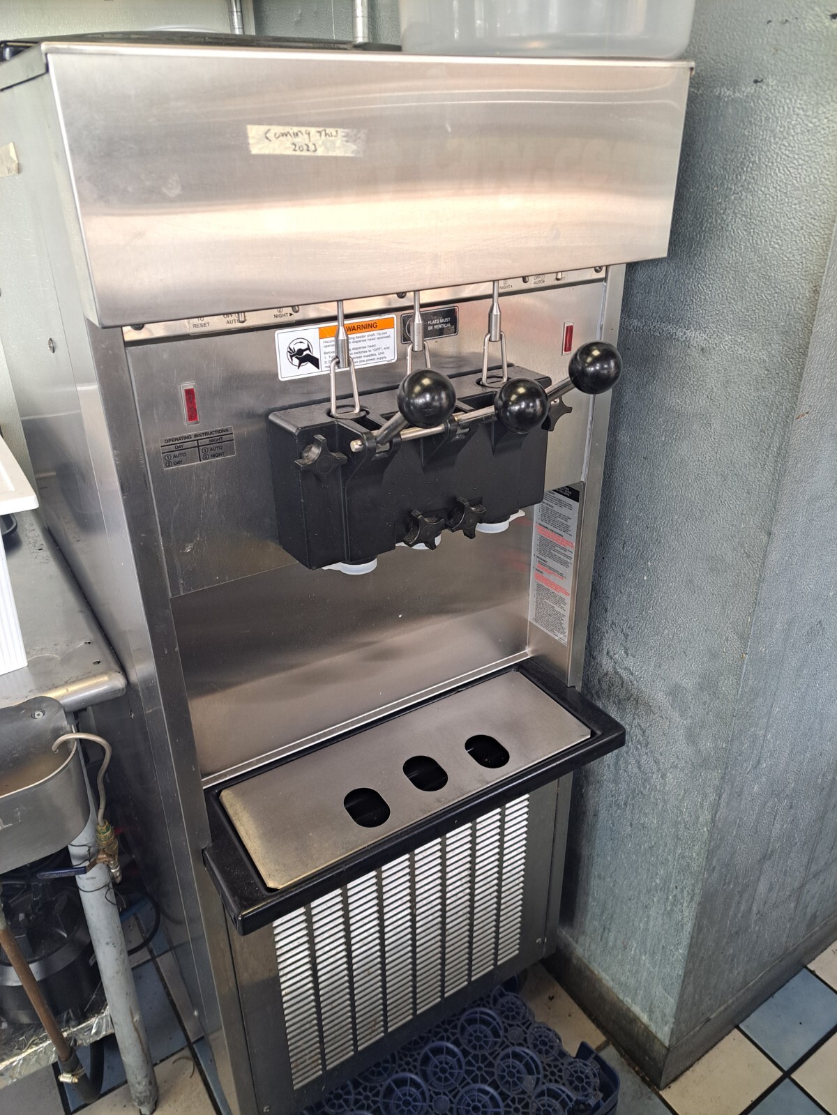 ElectroFreeze Soft Serve Ice Cream, SL 500, 3 ph., Water Cooled, 1 Available