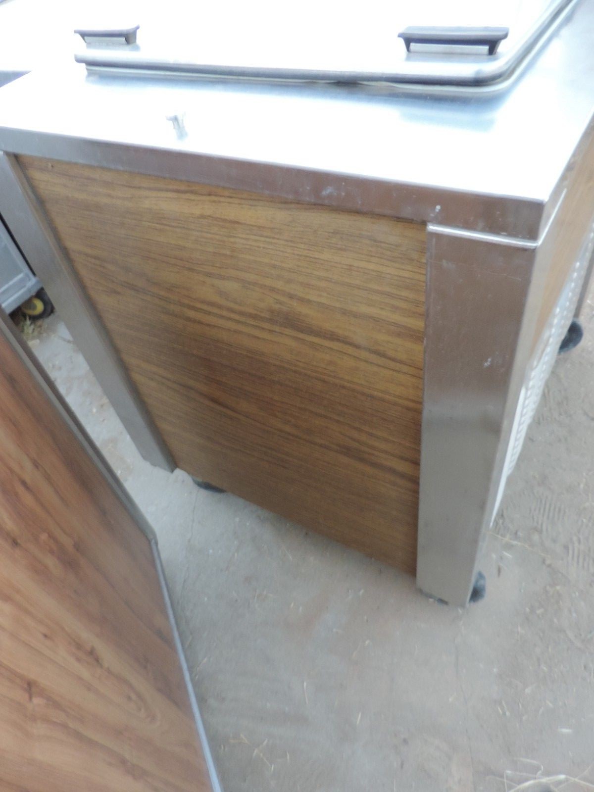 FREEZER (ICE CREAM DIPPING CABINET) 5 AVAILABLE