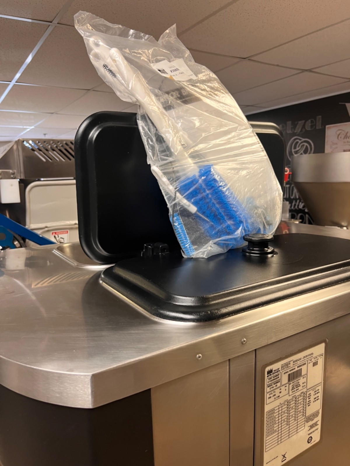 TAYLOR MULTI FLAVOR MODEL C716-33 SOFT SERVE MACHINE