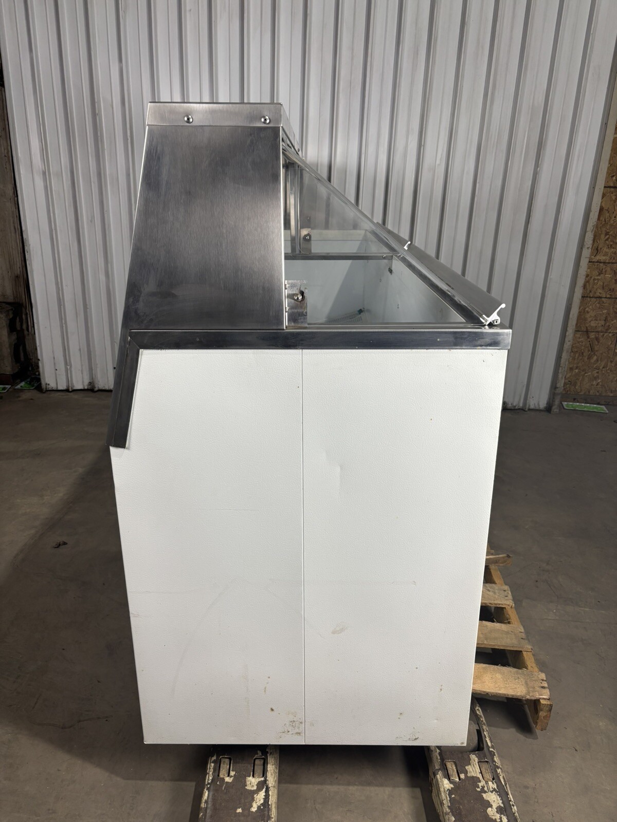 Master-Bilt DD-88L Ice Cream Dipping Display Station Freezer No Compressor
