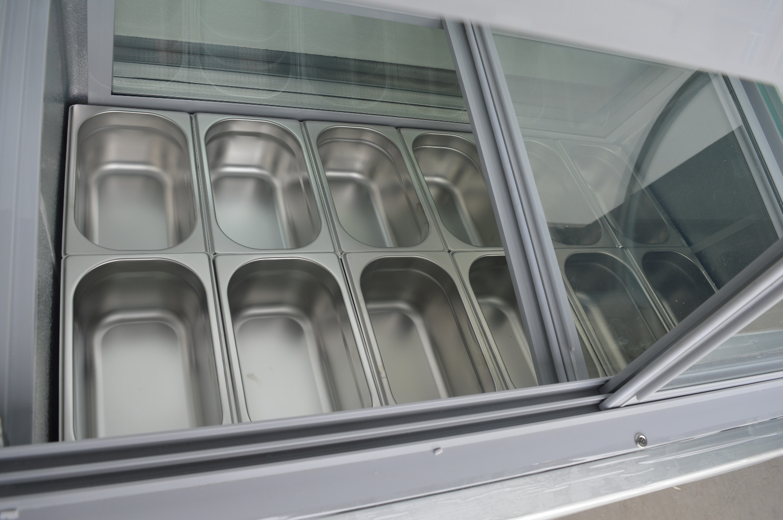 220V Hard Ice Cream Display Case 12 Pans Display Freezer Showcase Refrigerated