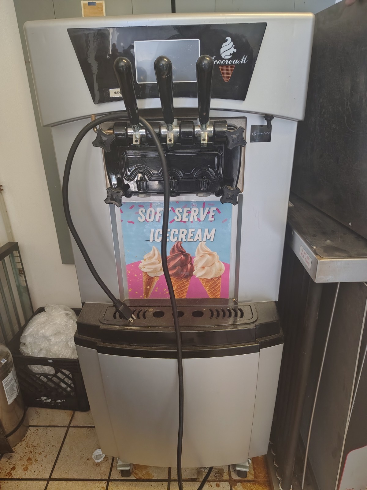 Icecream Soft Serve Ice Cream Machine, 2 Hoppers Floor Model
