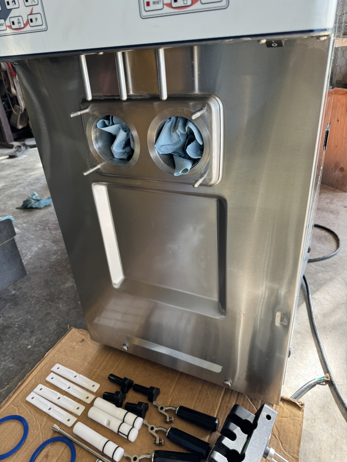Spaceman Ice Cream machine Air cooled Two Flavor Soft Served Model 6235-C FX