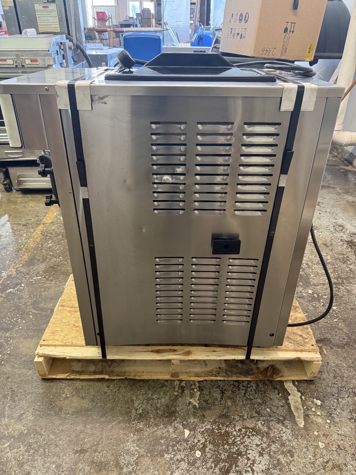 2022 Spaceman 6236-C Soft Serve Ice Cream Machine W 1 Hopper, Countertop