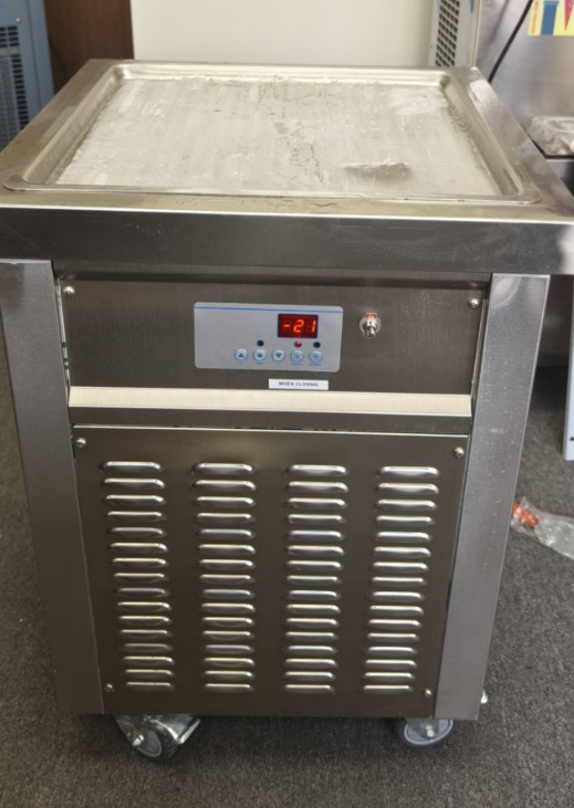 Kolice Commercial ETL rolled ice cream machine 22″x22″ square pan auto defrost