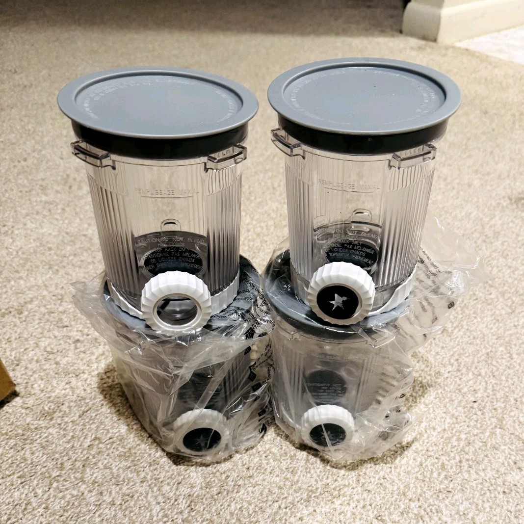 Ninja Swirl Maker Soft Serve Countertop Machine 2 Pint Containers w/ Lids